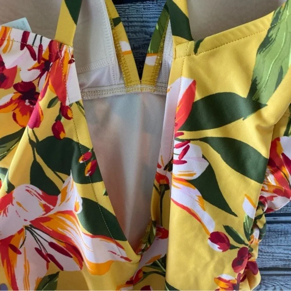 Kona Sol Floral Print One-Piece Swimsuit Size‎ M